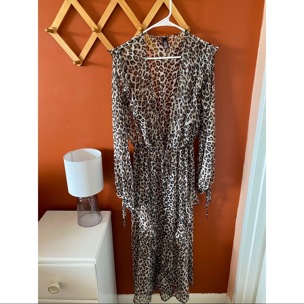 ✨SALE✨ VICTORIA’S SECRET Plunge Ruffle Robe